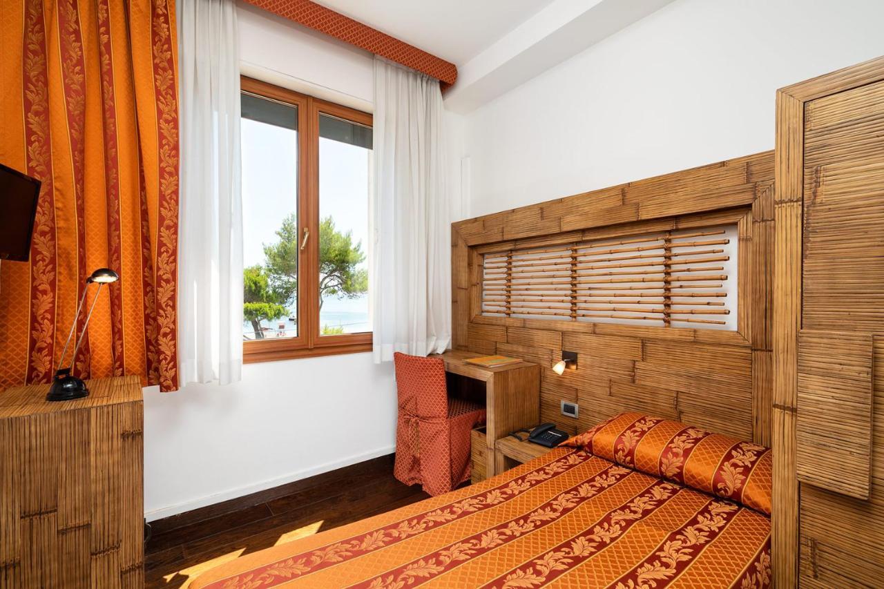 Hotel Rivamare Lido di Venezia Exterior photo