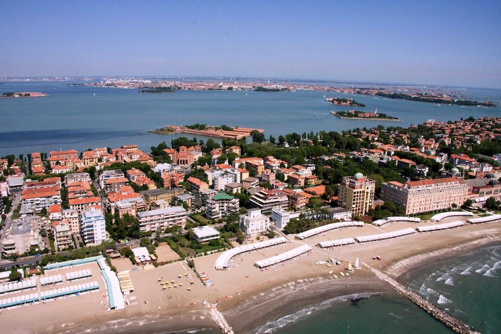Hotel Rivamare Lido di Venezia Exterior photo